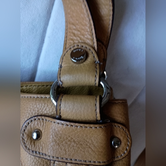 Tignanello Pebble 100% Leather Shoulder Hobo Bag/Purse Yellow - Picture 3 of 6